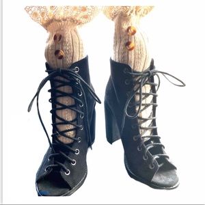 🖤🖤🖤Olivia Brand Lace up heels